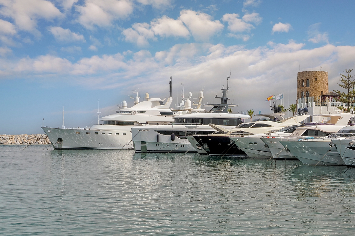 _6060325MinD.jpg - Puerto Banus