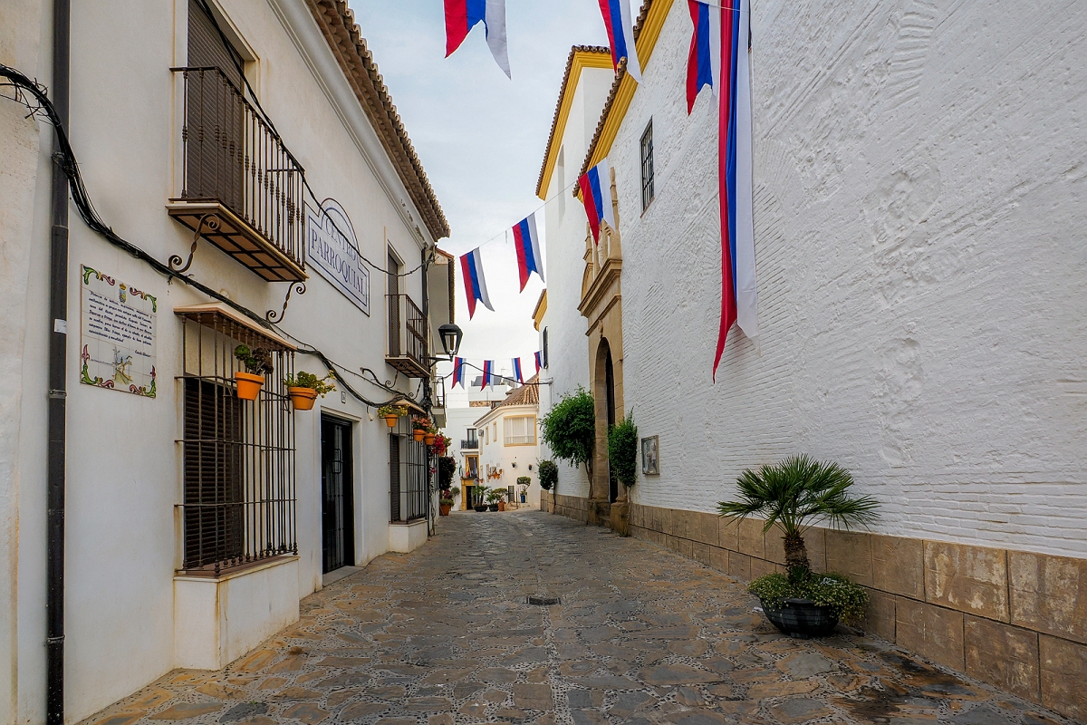_6070395MinD.jpg - Estepona