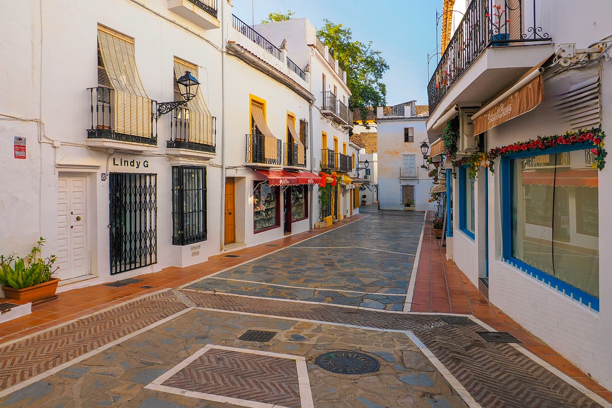 _6100697MinD.jpg - Marbella