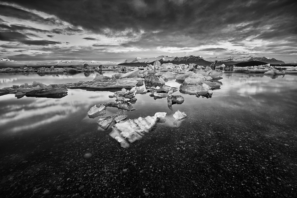 DSC_3217bwM.jpg - Islandia , Lodowe rzezby