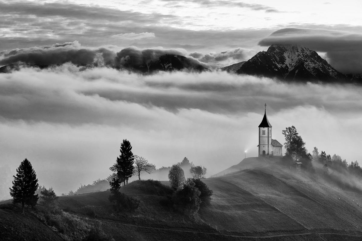 DSC_4172bwMinD.jpg - Kosciół St. Primoz - Słovenia