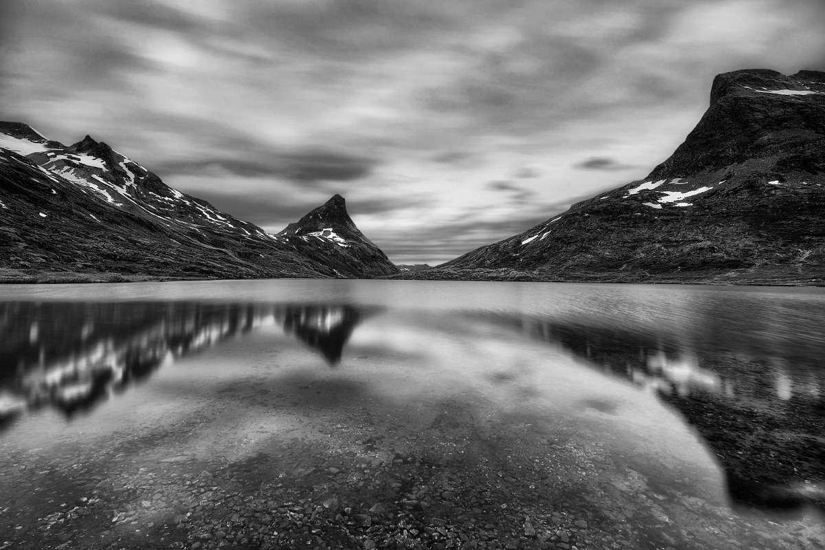 _DSC1445MinDbW.jpg - Alnesvtnet Lake_Norwegia