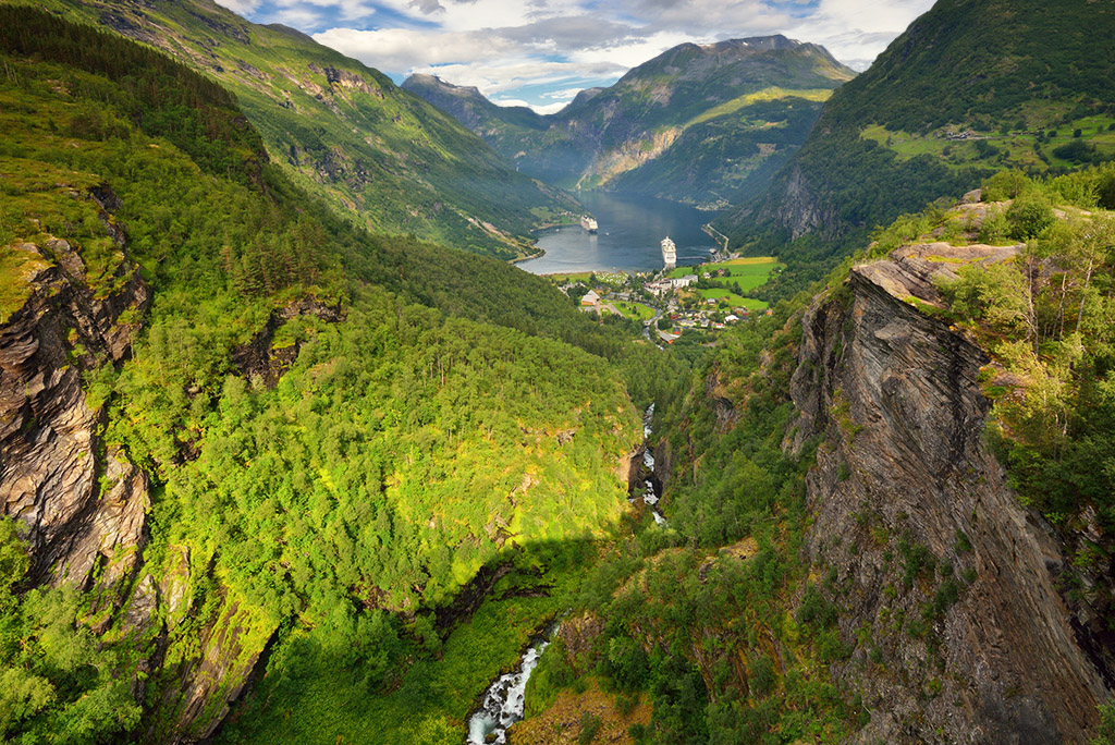 DSC_4730orgSmin.jpg - * Geiranger Fiord *