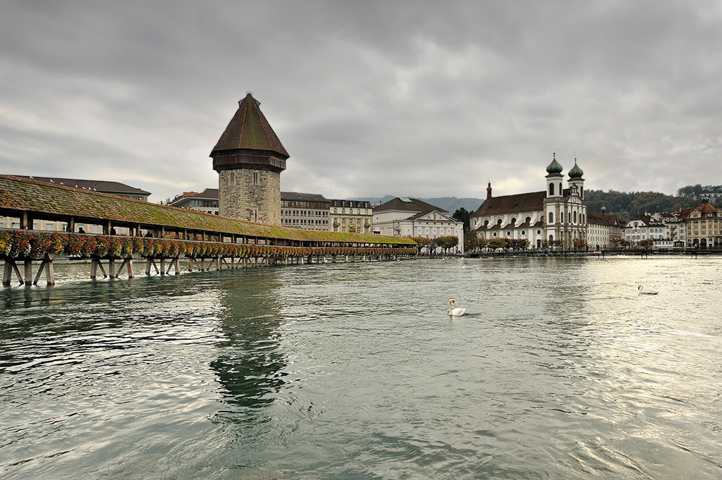 DSC_3020km.jpg - * Lucerna *