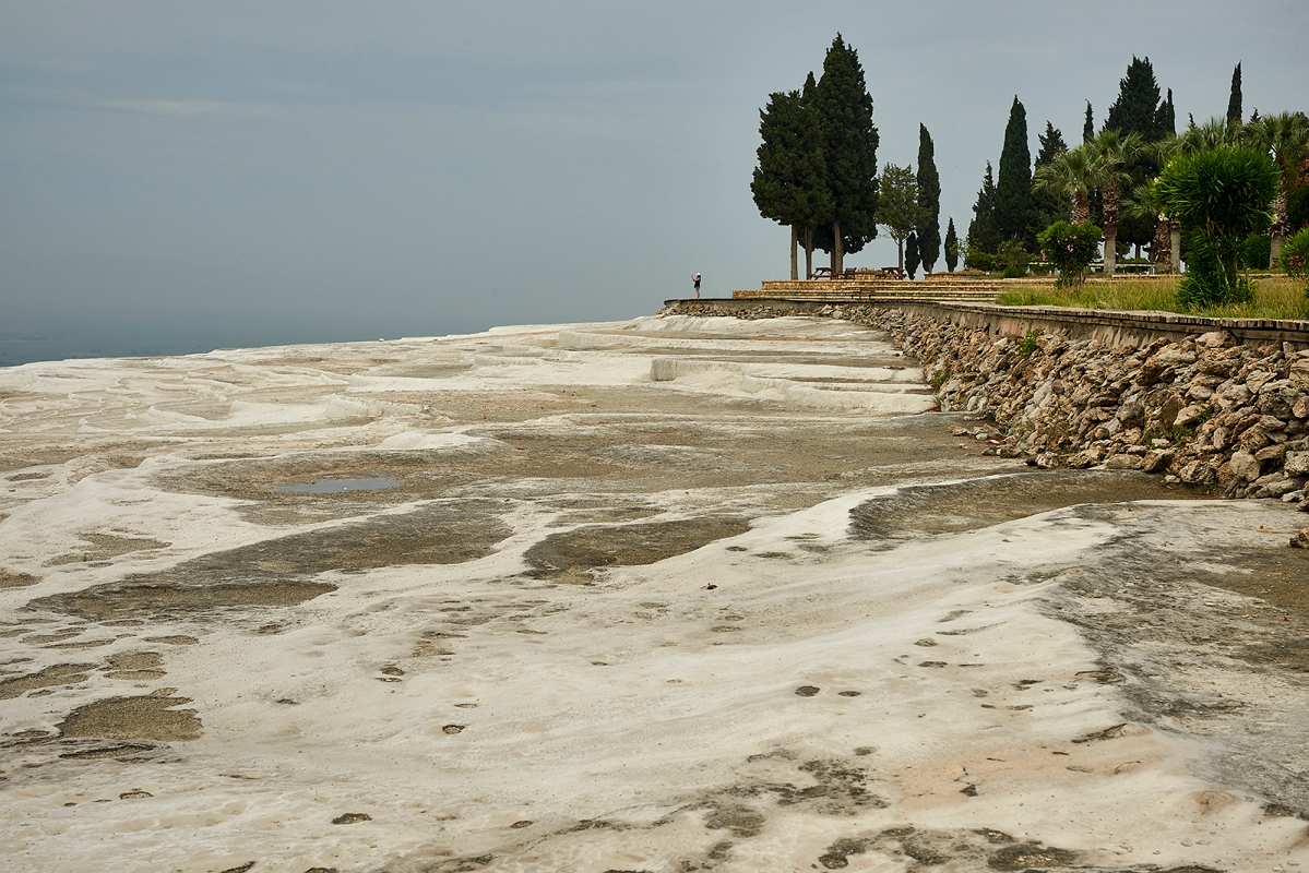 DSC_0314minD.jpg - Pamukkale - tureckie miasto położone w dolinie Curuksu, koło  Denizli, sławne z naciekow wod termalnych