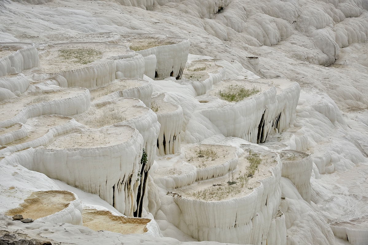 DSC_0318minD.jpg - Pamukkale - tureckie miasto położone w dolinie Curuksu, koło  Denizli, sławne z naciekow wod termalnych