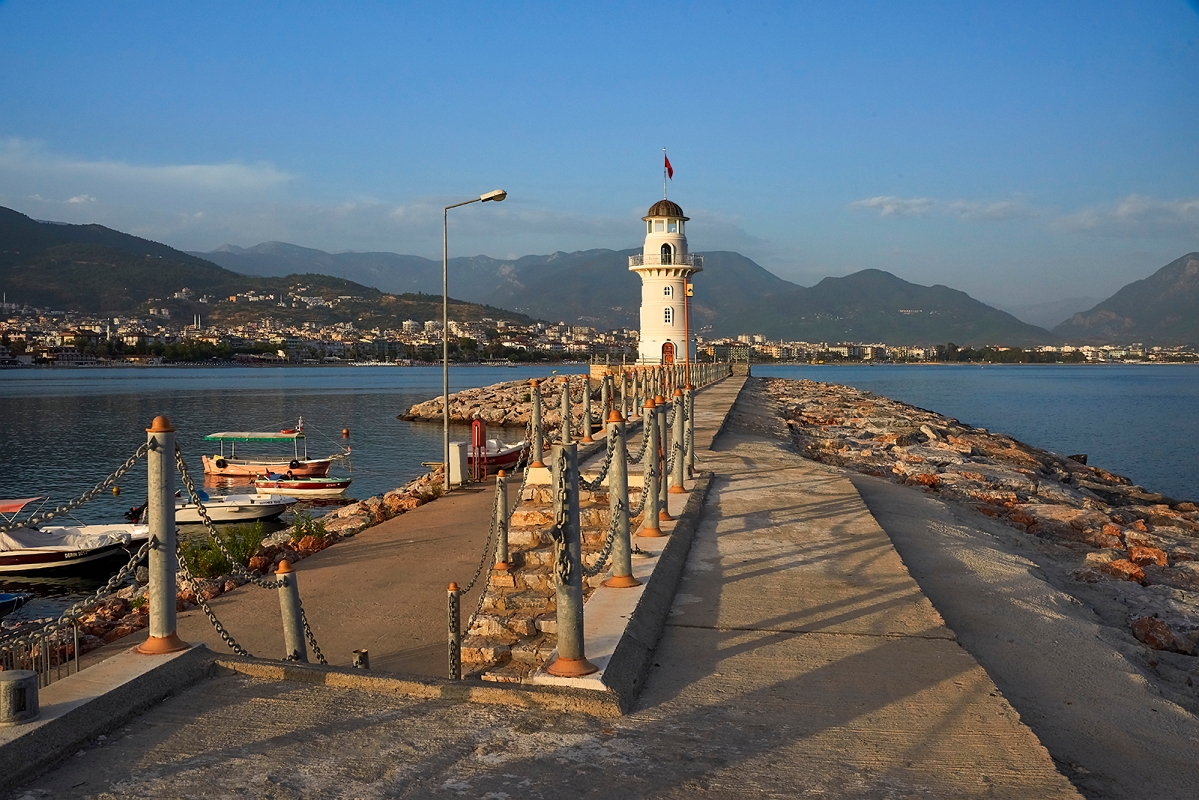 DSC_9800minD.jpg - Alanya , port