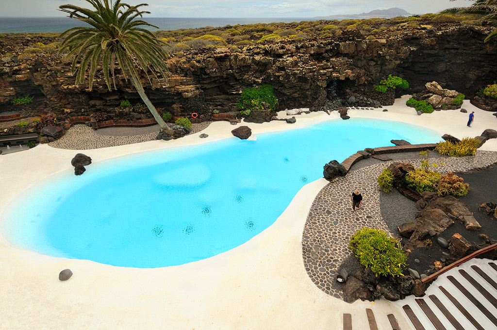 DSC_2333kkmin.jpg - Lanzarote, krater wygasłego wulkanu Jameos del Agua