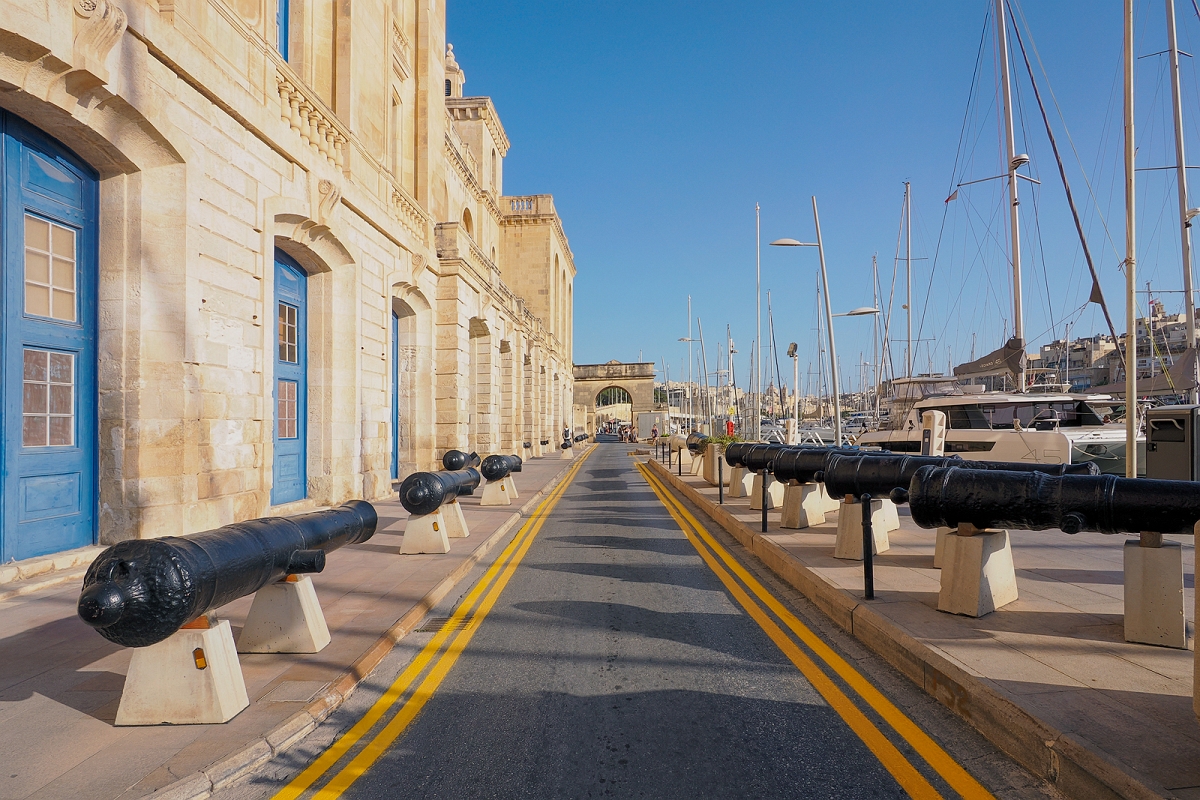 _7240314MinD.jpg - Walletta