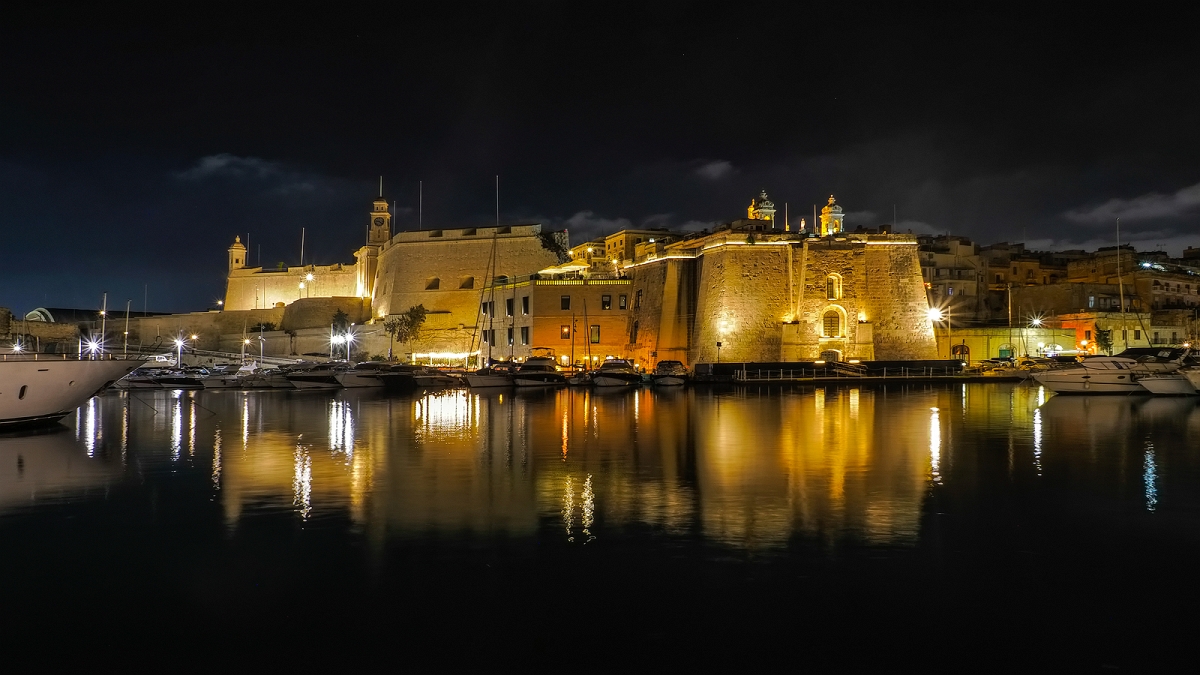 _7250475PanoMin.jpg - Walletta