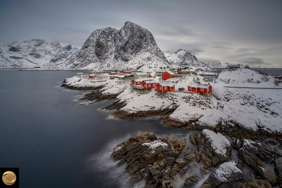 Hamnoy Village.jpg - Luty 2022 w konkursie REFLEX_Czarnogora, fotografia HAMNOY VILLAGE zdobyła Gold Medal PSA