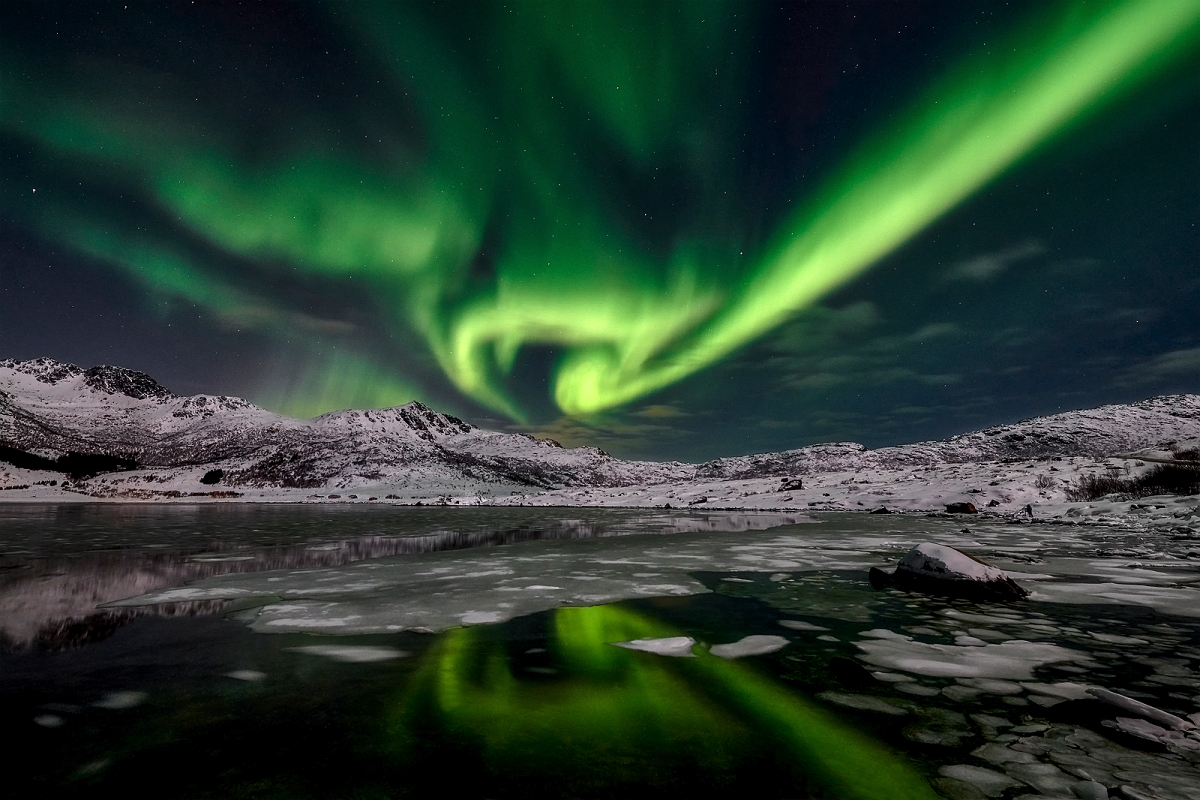 N-2.jpg - Czerwiec 2022 w konkursie NAVYA AWARDS, Indie,  fotografia AURORA BOREALIS  zdobyła Salon Silver Medal a  w konkursie ANSHU, Indie fotografia AURORA BOREALIS zdobyła nagrode Salon Chariman Chice