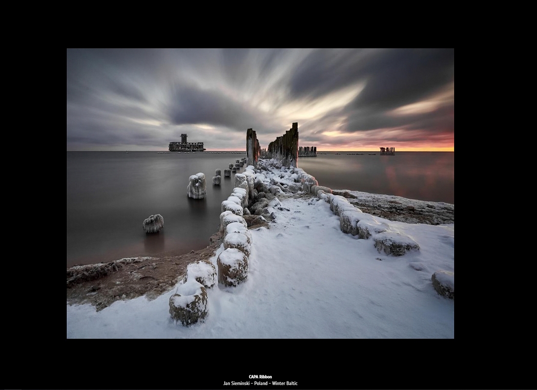 Toronto 2020 Capa Ribbon kopia.jpg - Listopad 2020 , fotografia "Winter Baltic" otrzymała wyroznenie Capa Ribbon w konkursie Toronto International Salon Photography, Kanada, w kategorii Open Color